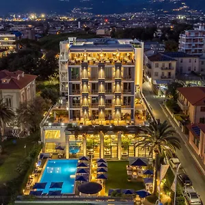 Excelsior 4*, Marina di Massa Itálie