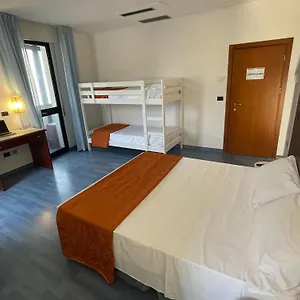 Sirena - 4*, Cesenatico İtalya
